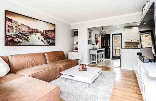 Milford House | Charming 4 Bedroom - Close to Downtown