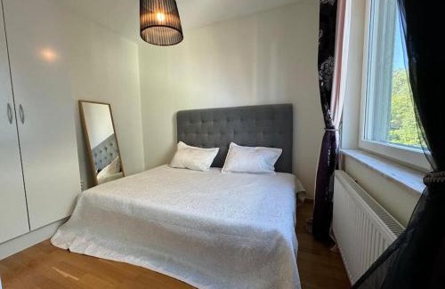 Bromma Apartment | Charmig lägenhet med balkong nära Stockholm City