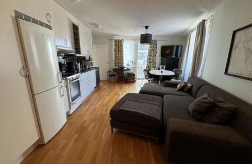 Bromma Apartment | Charmig lägenhet med balkong nära Stockholm City