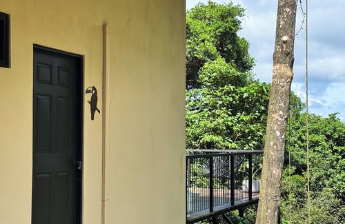 Puerto Jimenez House | Charming 2-bedroom bungalow with AC, Starlink WiFi in jungle close to corcovado