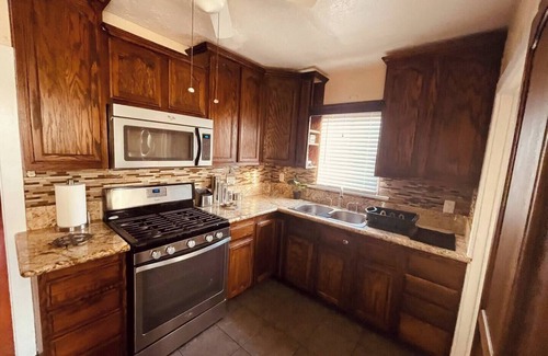 View Park-Windsor Hills Apartment | Charming, Cozy Casita!
