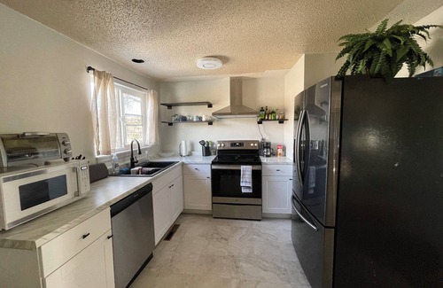 Cimarron Hills House | Charming 1-bedroom house in awesome Colorado Springs with WiFi