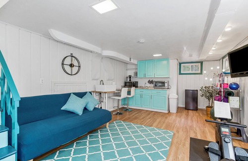 Prairie Village Apartment | Charming 1-bedroom apartment with AC, WiFi in welcoming Prairie Village