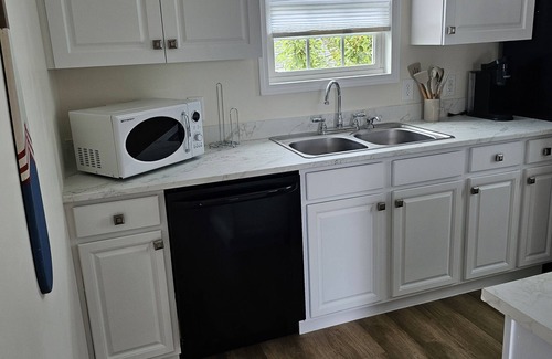 Morehead City Apartment | Charming 1-bedroom apt with AC, WiFi in quiet area near big rock landing in MHC