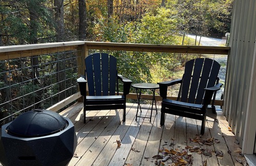 Roan Mountain Cottage | Charming 1-bedroom cottage with WiFi, AC in lovely Roan Mountain