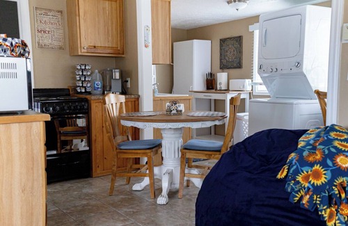 St. Anthony House | Charming 1-bedroom house with AC, WiFi in tranquil Saint Anthony, ID