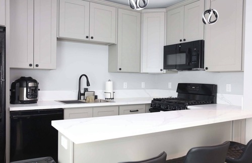Canyon Country House | Charming 1-bedroom house with WiFi, AC in peaceful Santa Clarita Brand New