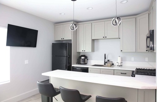 Canyon Country House | Charming 1-bedroom house with WiFi, AC in peaceful Santa Clarita Brand New