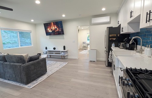 Santa Clarita House | Charming 1-bedroom house in Santa Clarita