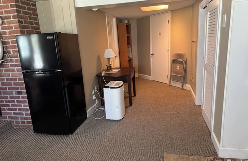 Middlebury Apartment | Charming 1-bedroom apartment with off street parking in Middlebury.
