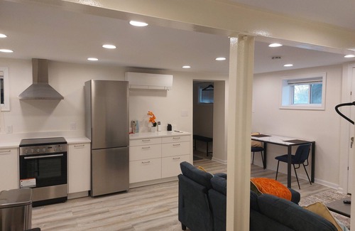North Michigan Park Apartment | Charming 1-bedroom apartment in fabulous Washington with WiFi, AC