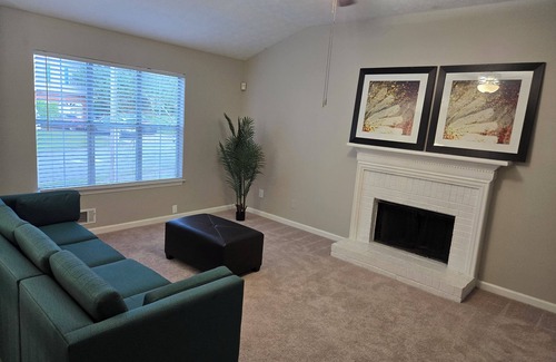 Austell House | Charming 1-bedroom and shared bath with fitness room and AC in lovely Marietta