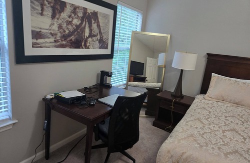 Austell House | Charming 1-bedroom and shared bath with fitness room and AC in lovely Marietta