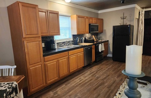 Greenwood Apartment | Charming 1-bedroom apartment with WiFi and close to the Hospital in Greenwood