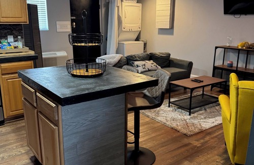 Greenwood Apartment | Charming 1-bedroom apartment with WiFi, close to the hospital in Greenwood