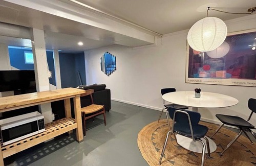 Foster - Powell Apartment | Charming 1-bedroom apartment in the heart of vibrant Foster-Powell, SE Portland