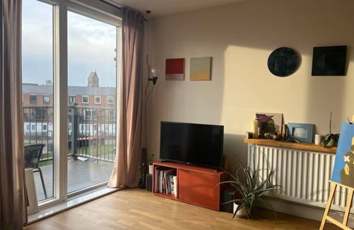 Hackney Apartment | Charming 1-bedroom apartment in East London with balcony