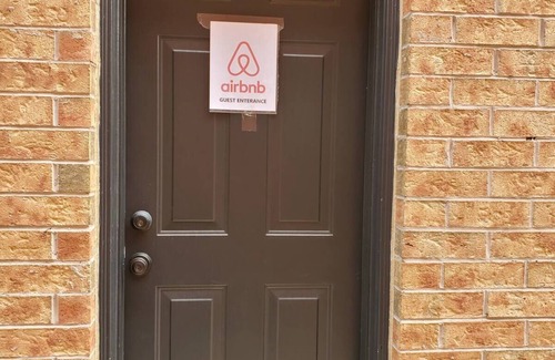 Churchill Meadows Apartment | Charming 1-bedroom apartment with WiFi, AC in delightful Mississauga