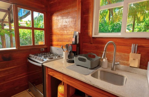 Tamanique Cabin | Charming 1-bedroom cabin in wonderful Tamanique with AC, WiFi