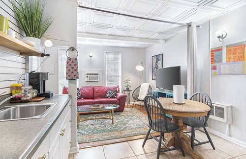 Virginia Highland Cottage | Charming 1-bedroom cottage with WiFi, Parking Near Piedmont Park and Beltline
