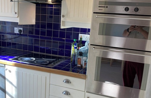 Chiswick Riverside Apartment | Charming 1-bedroom flat in trendy London for up to 3 people next to subway stop