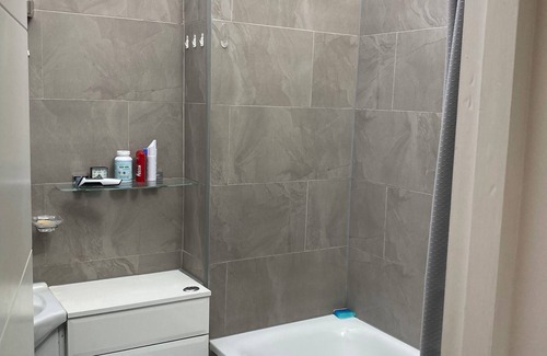 Chiswick Riverside Apartment | Charming 1-bedroom flat in trendy London for up to 3 people next to subway stop