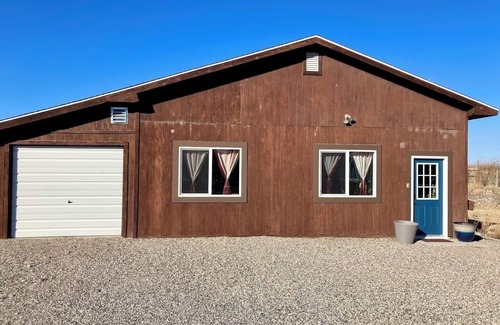 Cody Cottage | Charming 1-bedroom guest house near Yellowstone National Park.