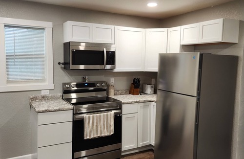 Eau Claire House | Charming 1-bedroom house in superb Eau Claire with AC, WiFi