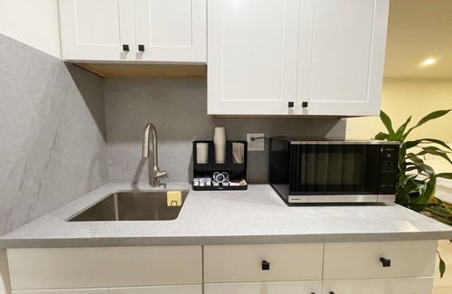 San Bruno House | Charming 1-bedroom house in lovely San Bruno with WiFi
