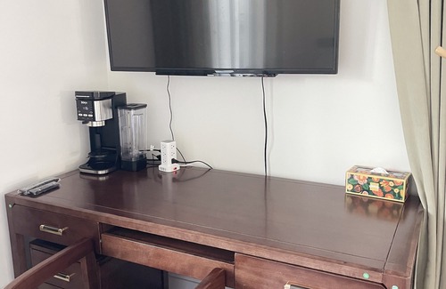 San Bruno House | Charming 1-bedroom house in lovely San Bruno with WiFi