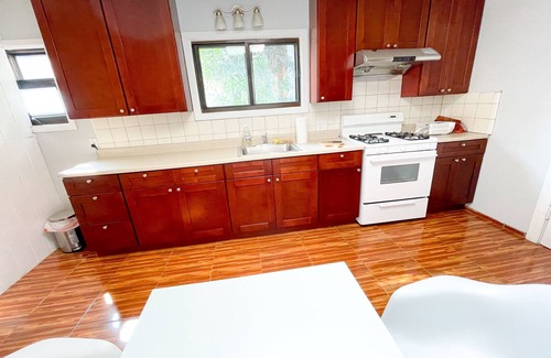 San Bruno House | Charming 1-bedroom house with AC, WiFi in delightful San Bruno