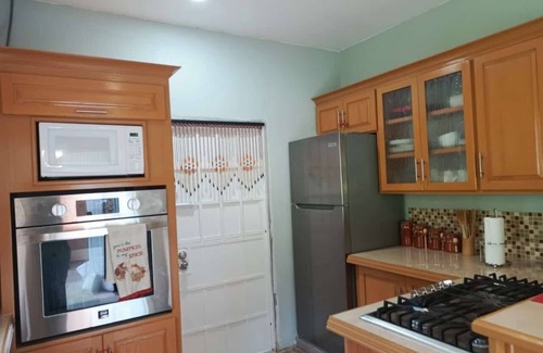 Saint James House | Charming 1 bedroom home with WiFi, AC in brilliant St James 10 minutes from city