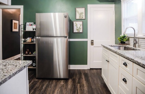 Dayton House | Charming 1-bedroom house with WiFi, AC in gorgeous Dayton