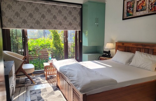 Noida Villa | Charming 1-bedroom in a villa with WiFi, AC in fabulous Noida