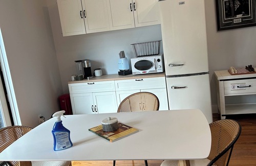 Readsboro House | Charming 1-bedroom in a house in readsboro withprivate entrance, private hot tub