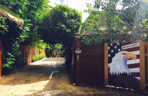 Kailua House | Charming 1-Bedroom Kailua Cottage with AC, Walk to the Best Part of the Beach