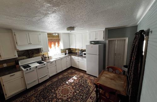 Natchez House | Charming 1-bedroom shotgun style house in historic downtown Natchez
