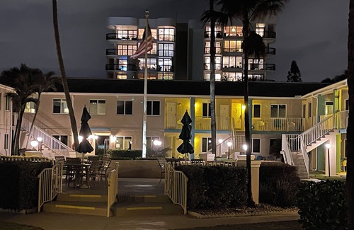 Gulf Stream Resort | Charming 1-bedroom resort in pleasant Delray Beach with AC