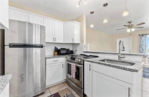 Fort Pierce Villa | Charming 1-Bedroom VilLLA WALK TO BEACH with Pool