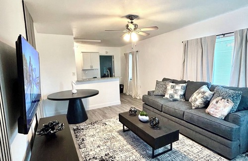 Fort Pierce Villa | Charming 1-bedroom villa walk to Beach/Restaurants