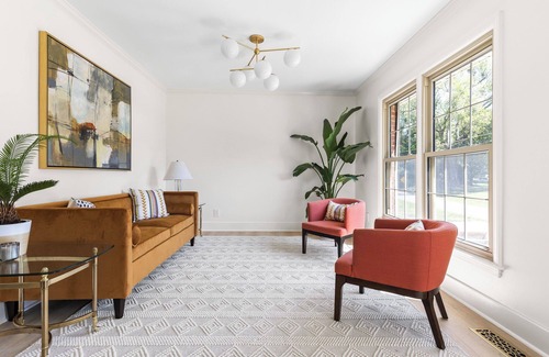 Hillsborough House | Charming 1-bedroom house in lovely Hillsborough walkable to downtown!