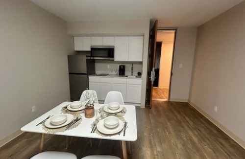 Lake Charles Apartment | Charming 1-bedroom apartment in lovely Lake Charles with AC