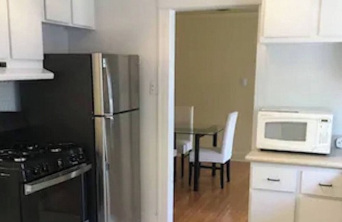 Melrose Apartment | Charming 1-bedroom Hollywood Bungalow