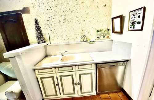 Souvigny-de-Touraine Cottage | Charming 18th Century Farmhouse: Tranquil Retreat, Loire Castles Nearby, Family-Friendly Amenities