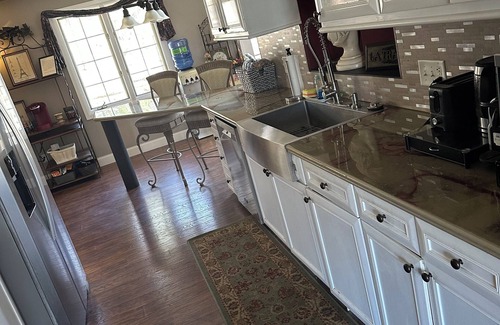 Fond du Lac House | Charming 1- PRIVATE bedroom in Fond du Lac with WiFi, AC