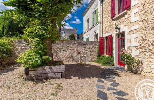 Savennieres Cottage | Charming 1870 Cottage in Loire Valley: Cozy Stay with Modern Amenities Near Angers