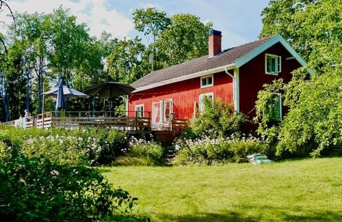 Norrtalje House | Charming 1900S Cottage In Billinge Village