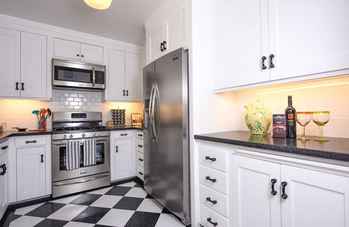 Middletown House | Charming 1920s Mariposa Cottage Heart Of Hillcrest