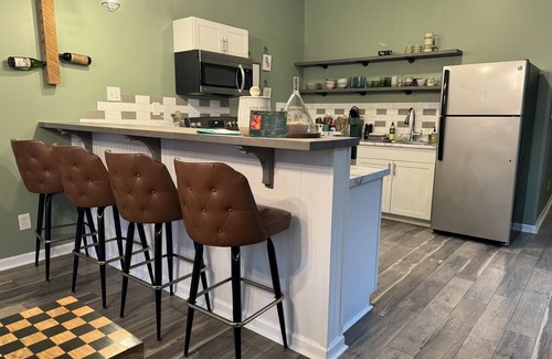 New Albany House | Charming 1920’s shotgun in southern Indiana, minutes from downtown Louisville