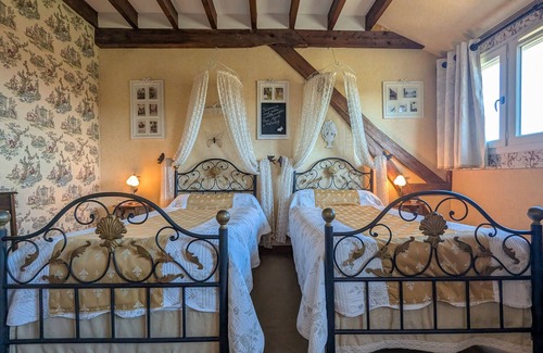 Valencay Bed & Breakfast | Charming 19th Century B&B near Loire Castles, Valençay Château, 25 mins from Beauval Zoo